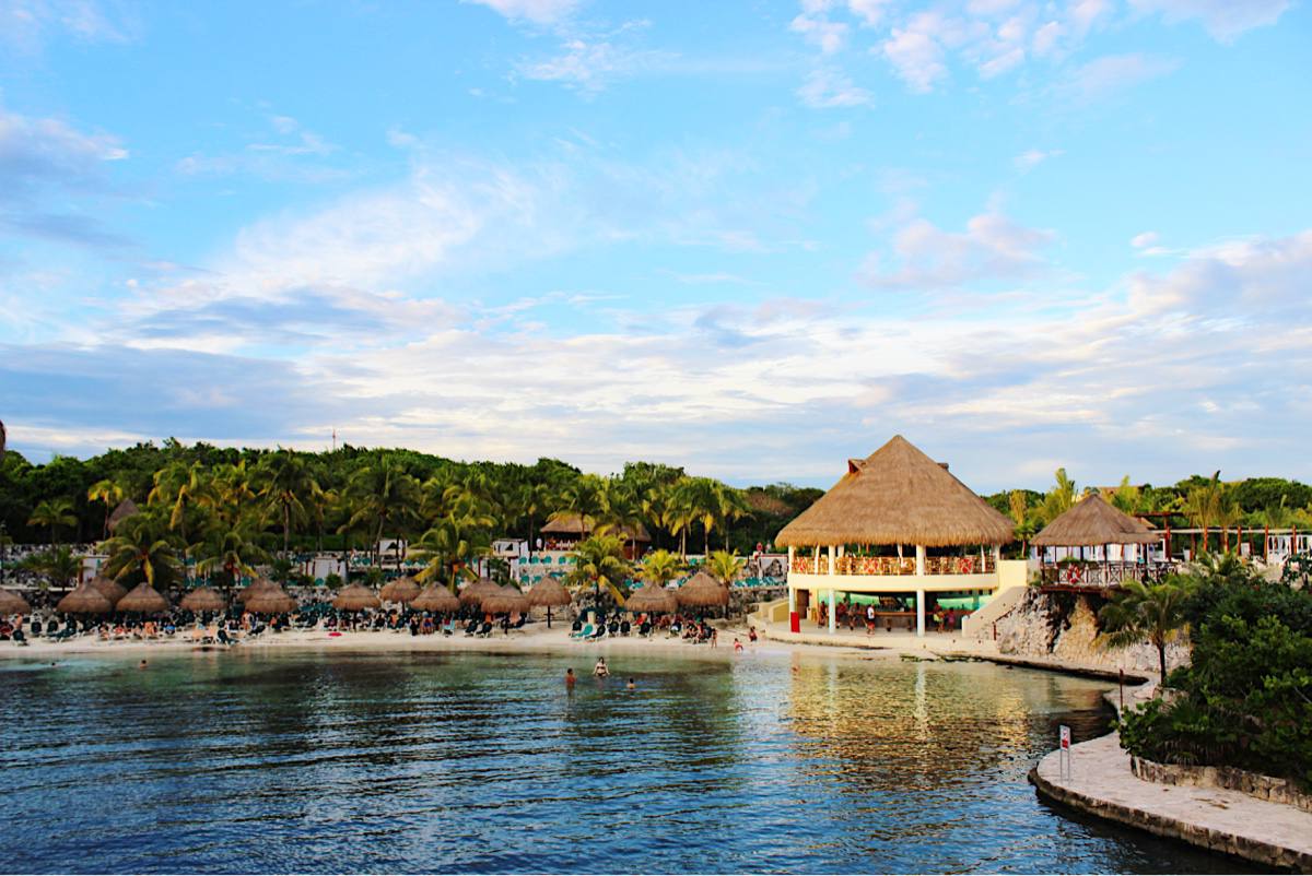 Rain or Shine // Postcards From The Yucatan Peninsula, Mexico - Setarra